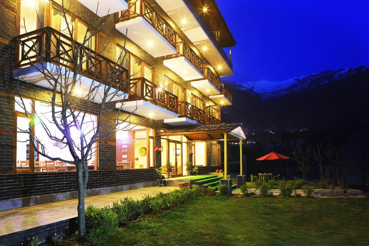 The Spruce Mansion Manāli Exterior foto